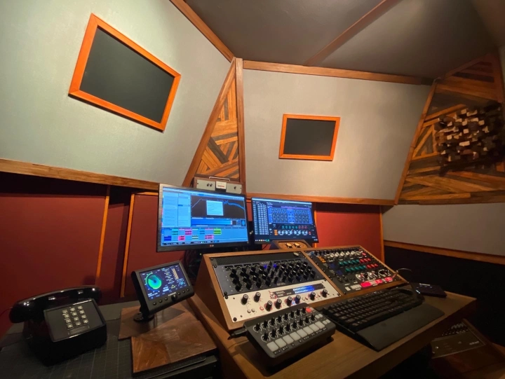 Mastering Studio